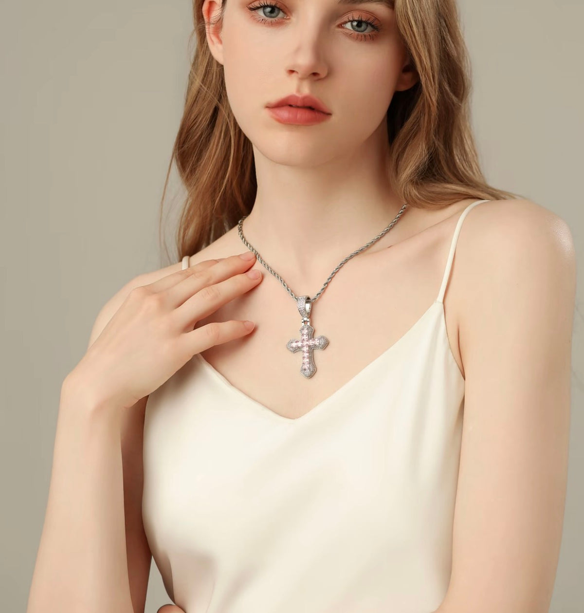 Jelly cross sweater chain