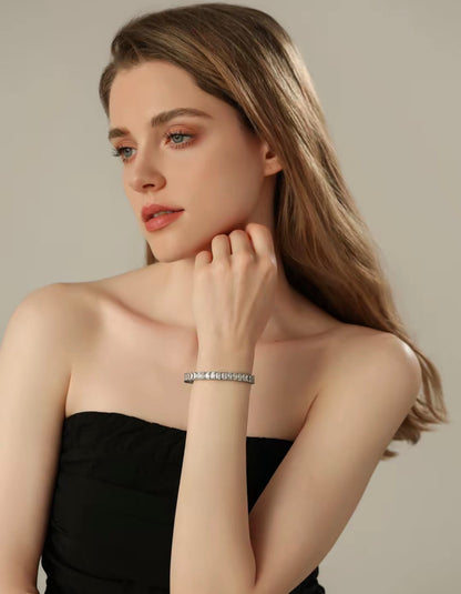 Sugar cube Emerald-cut diamond bracelet