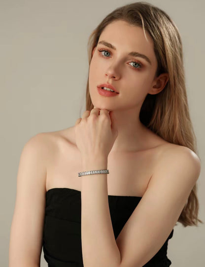Sugar cube Emerald-cut diamond bracelet