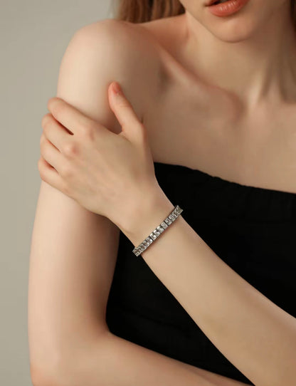 Sugar cube Emerald-cut diamond bracelet