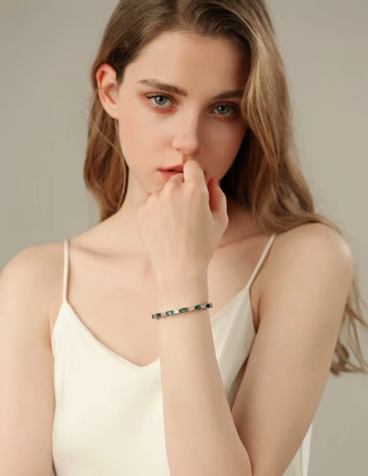 Sugar cube Emerald-cut diamond bracelet