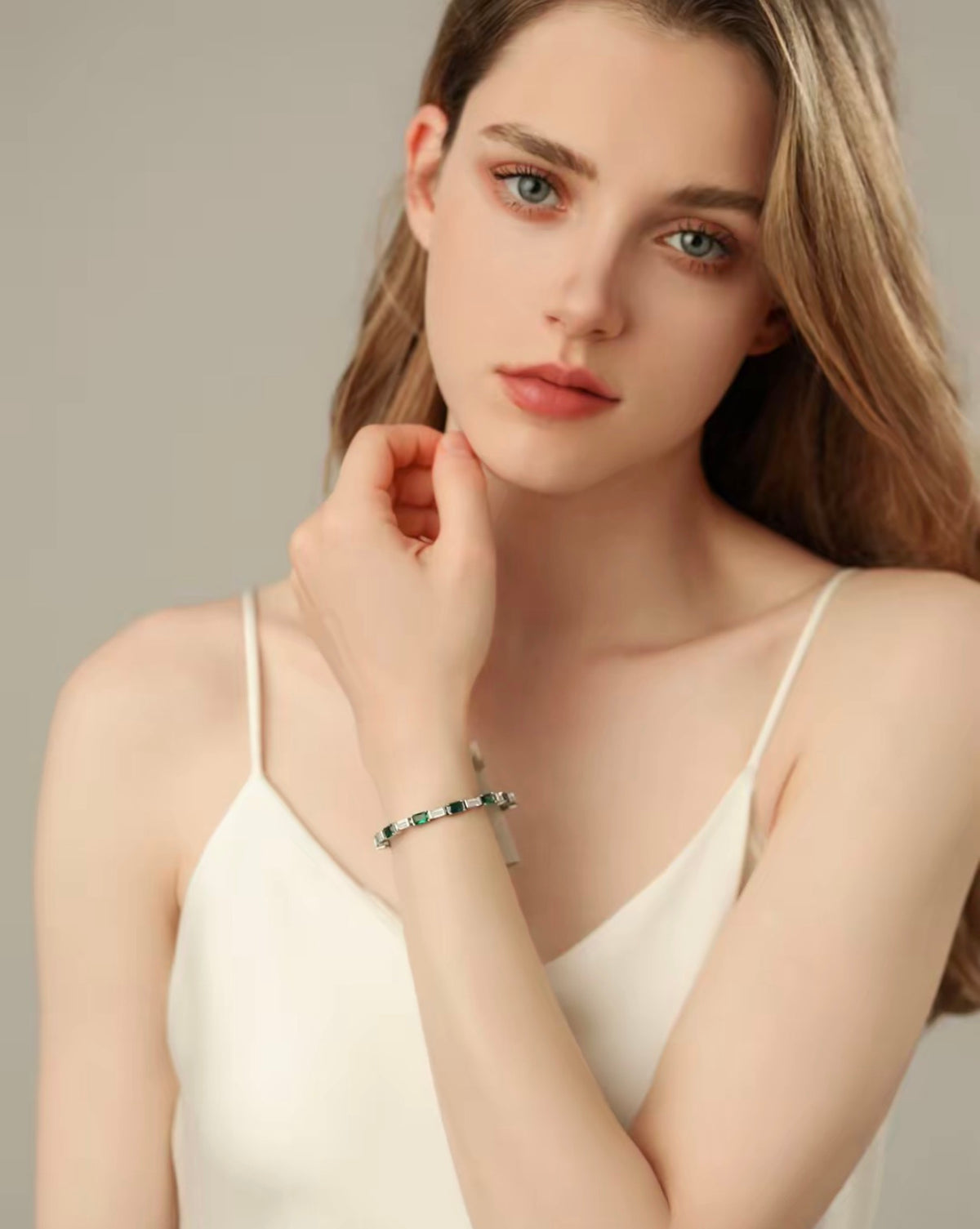 Sugar cube Emerald-cut diamond bracelet