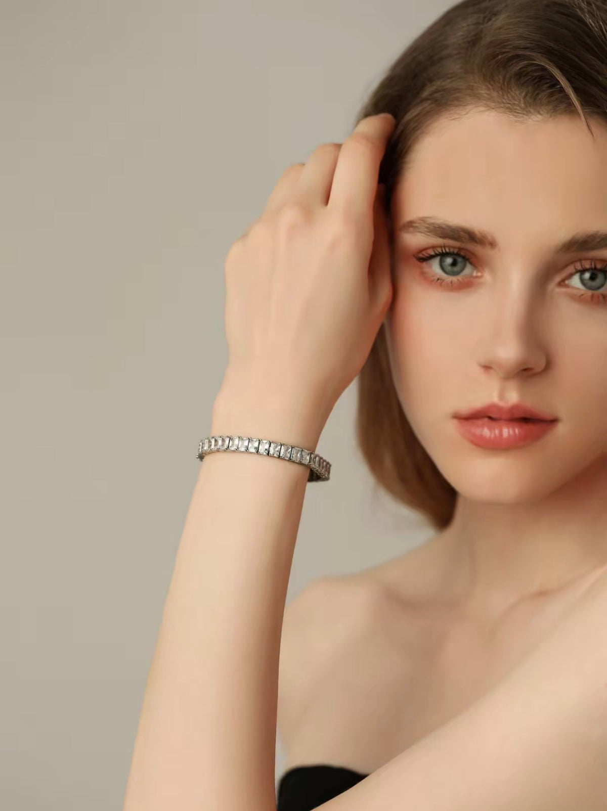 Sugar cube Emerald-cut diamond bracelet